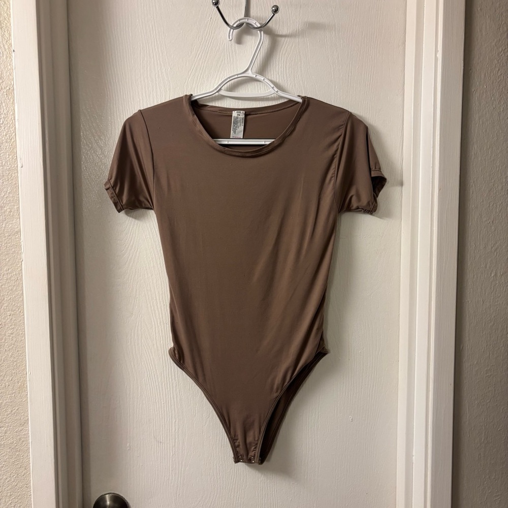 Forever 21 Taupe Short Sleeve Top